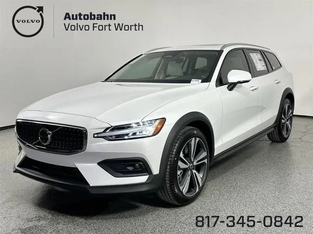 2024 Volvo V60 Cross Country B5 Plus