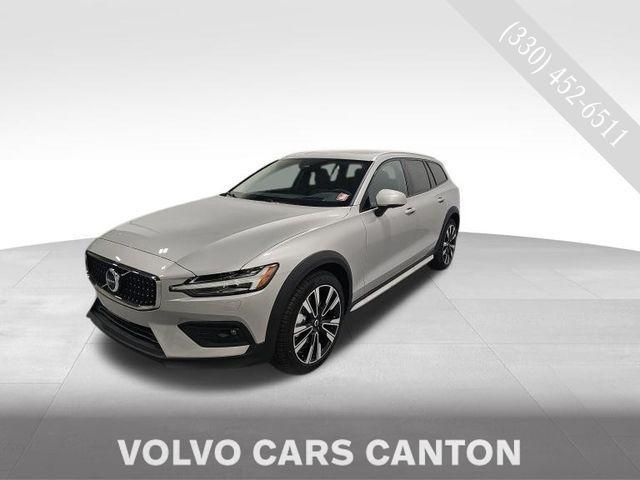 2025 Volvo V60 Cross Country B5 Ultra
