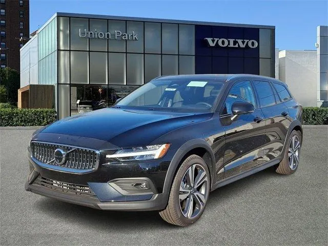 2025 Volvo V60 Cross Country Plus