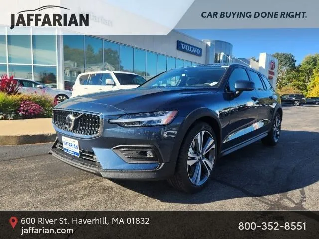 2025 Volvo V60 Cross Country B5 Plus