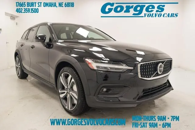2024 Volvo V60 Cross Country B5 Plus