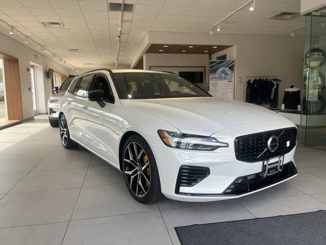 2024 Volvo V60 Recharge Plug-In Hybrid Polestar Engineered