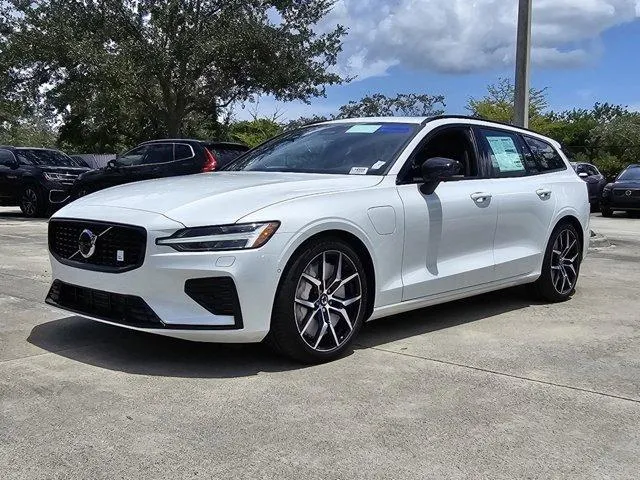 2025 Volvo V60 Plug-In Hybrid T8 Polestar Engineered