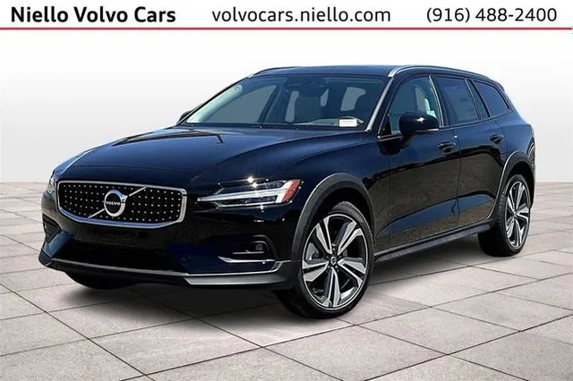 2024 Volvo V60 Cross Country B5 Plus