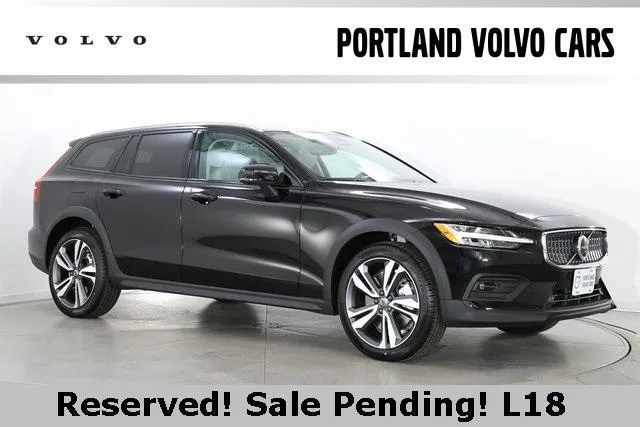 2024 Volvo V60 Cross Country B5 Plus