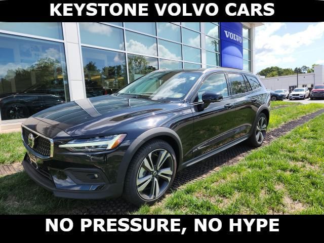 2024 Volvo V60 Cross Country B5 Plus