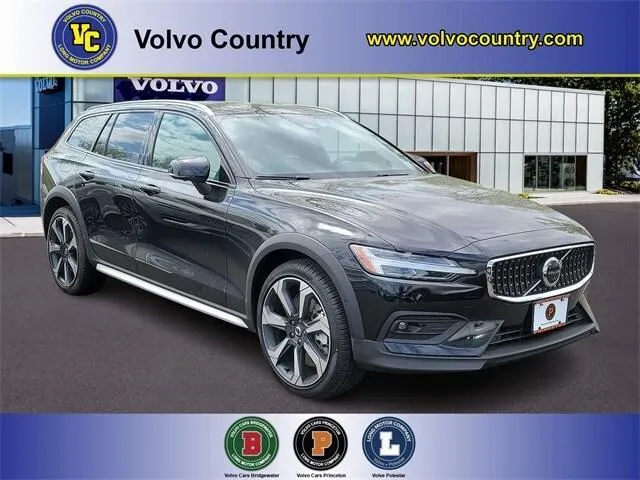 2024 Volvo V60 Cross Country B5 Ultimate